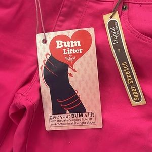 Hot pink jean they don’t fit me they are a size 9 you’re so cute skinny jeans